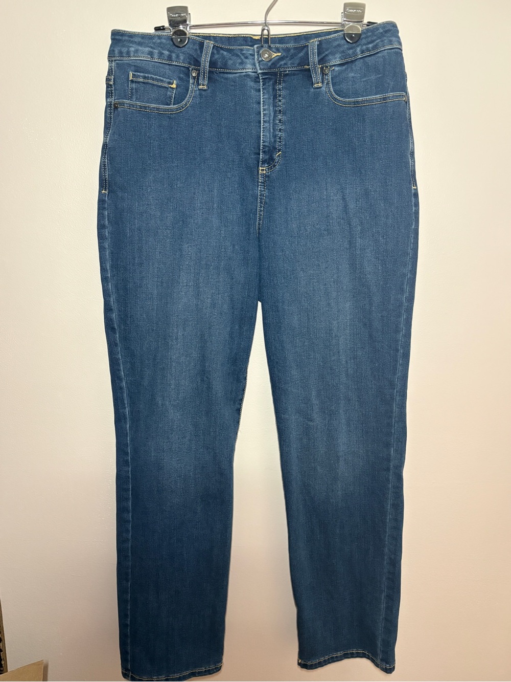 Style & Co. Women’s size 14 Classic Straight Leg Jeans in Medium Blue
